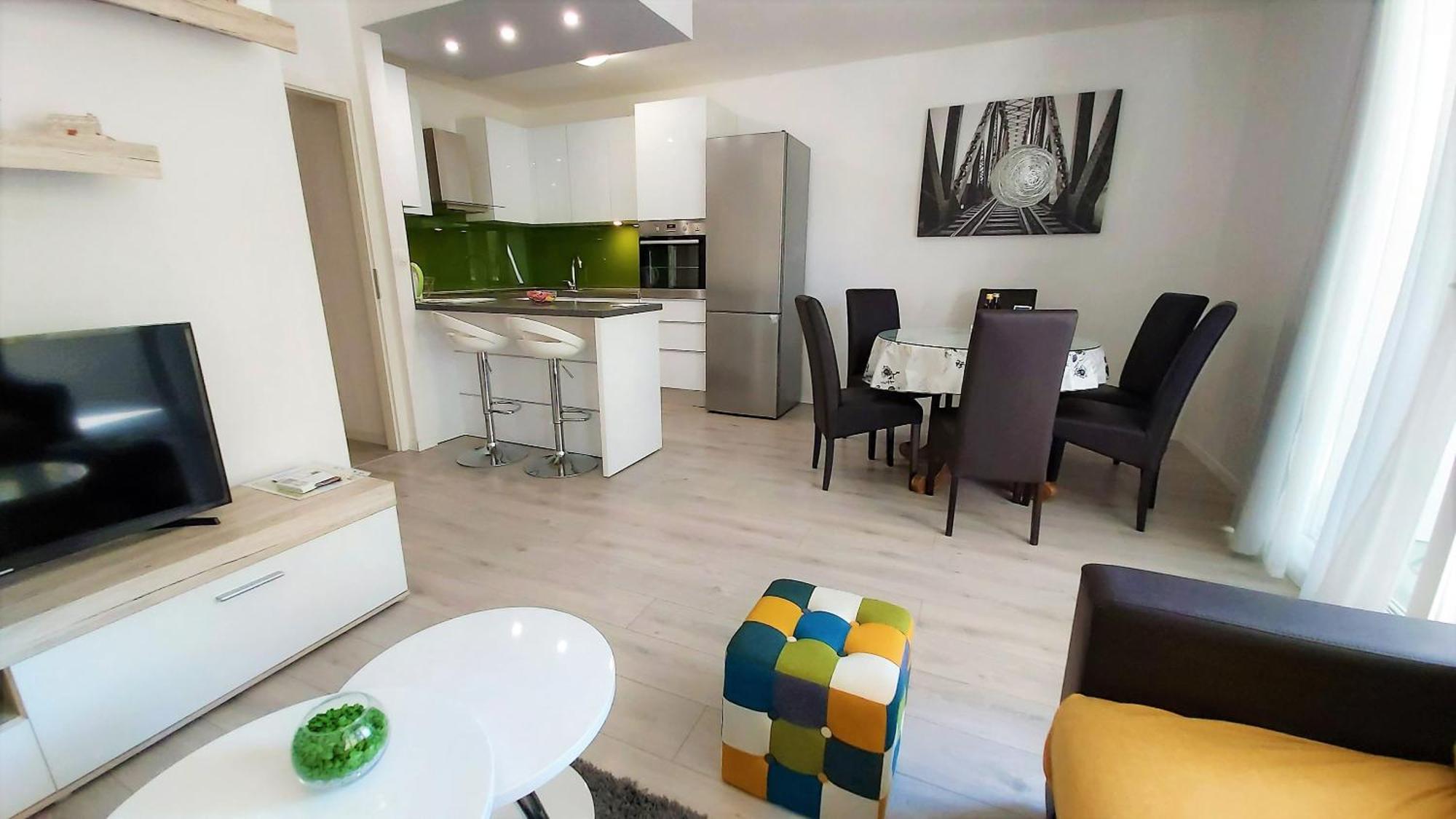 Apartment Punta Омиш Экстерьер фото