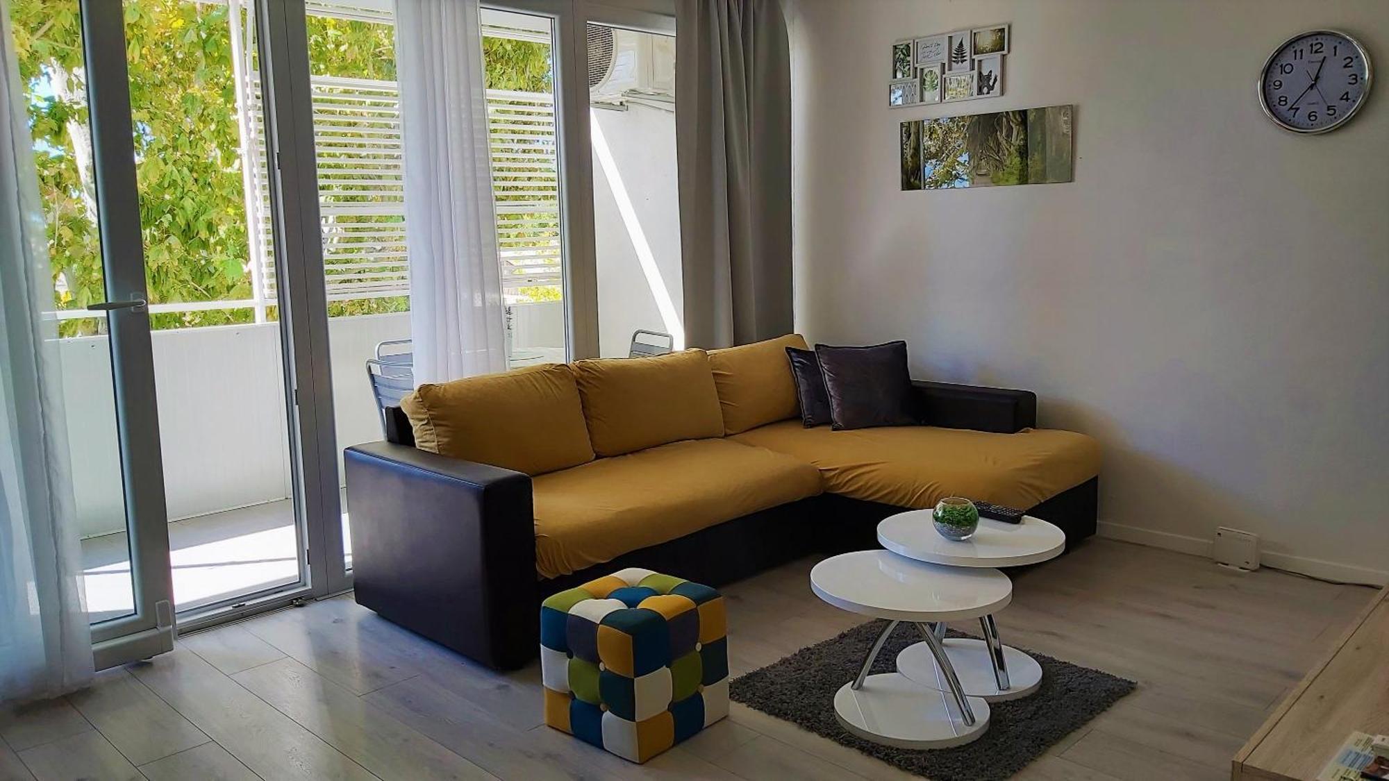 Apartment Punta Омиш Экстерьер фото